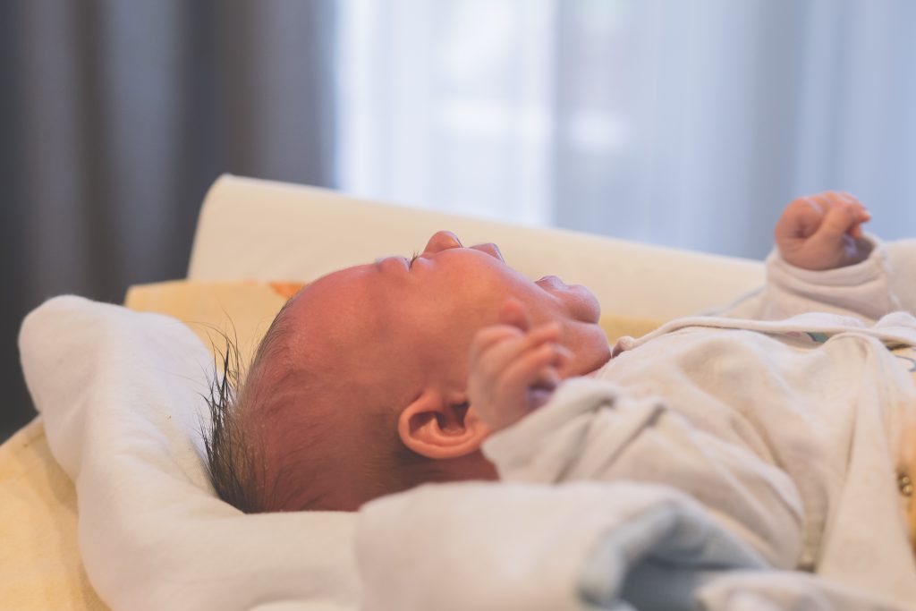 Crying child - free stock photo