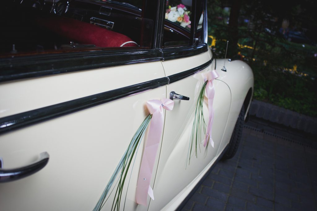 Wedding car 2 - free stock photo