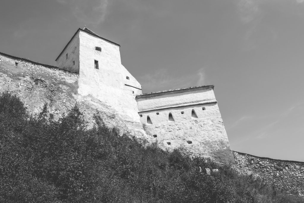 Râșnov castle walls and towers - free stock photo