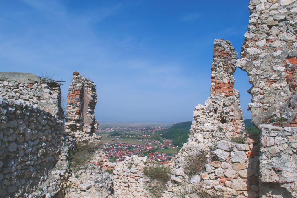 ruins_of_a_castle-1024x683.jpg