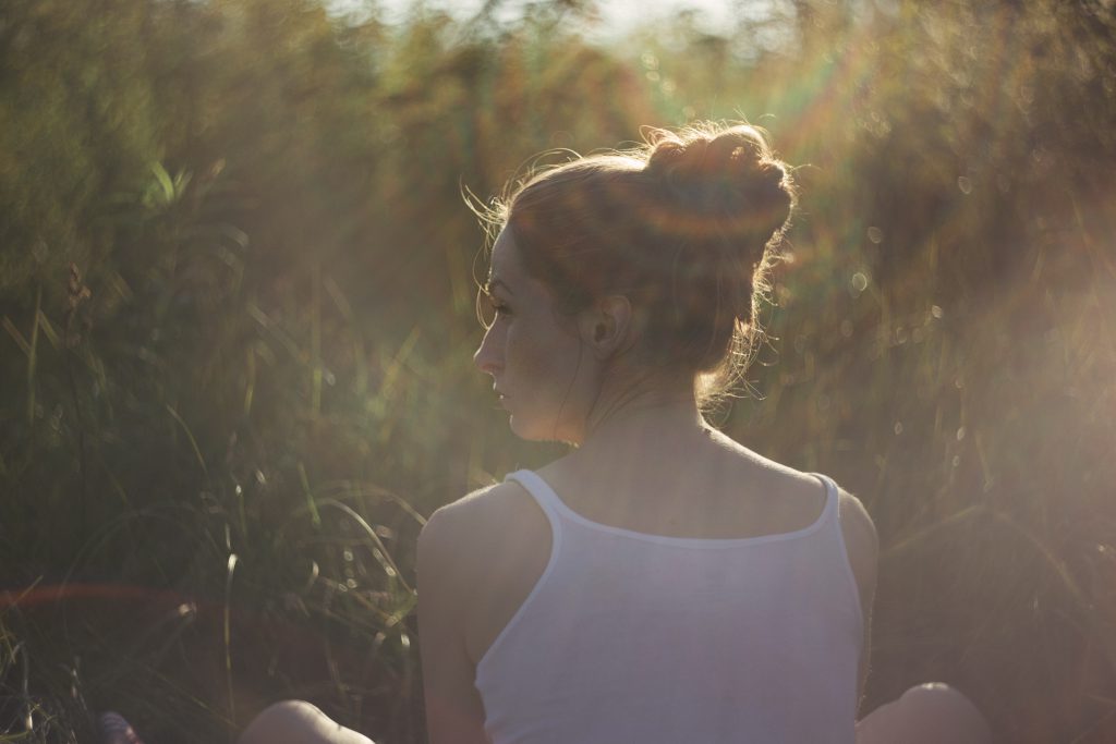 girl_in_the_rays_of_sun-1024x683.jpg