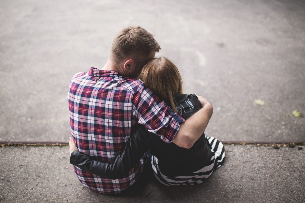 Hugging couple - free stock photo