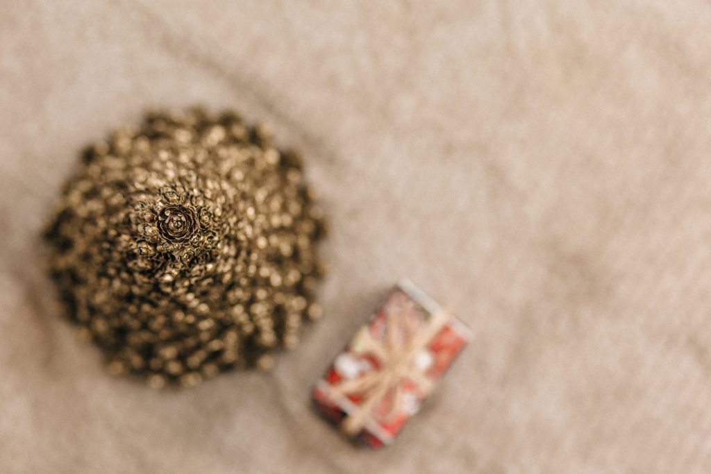 Gold Christmas tree vertical - free stock photo