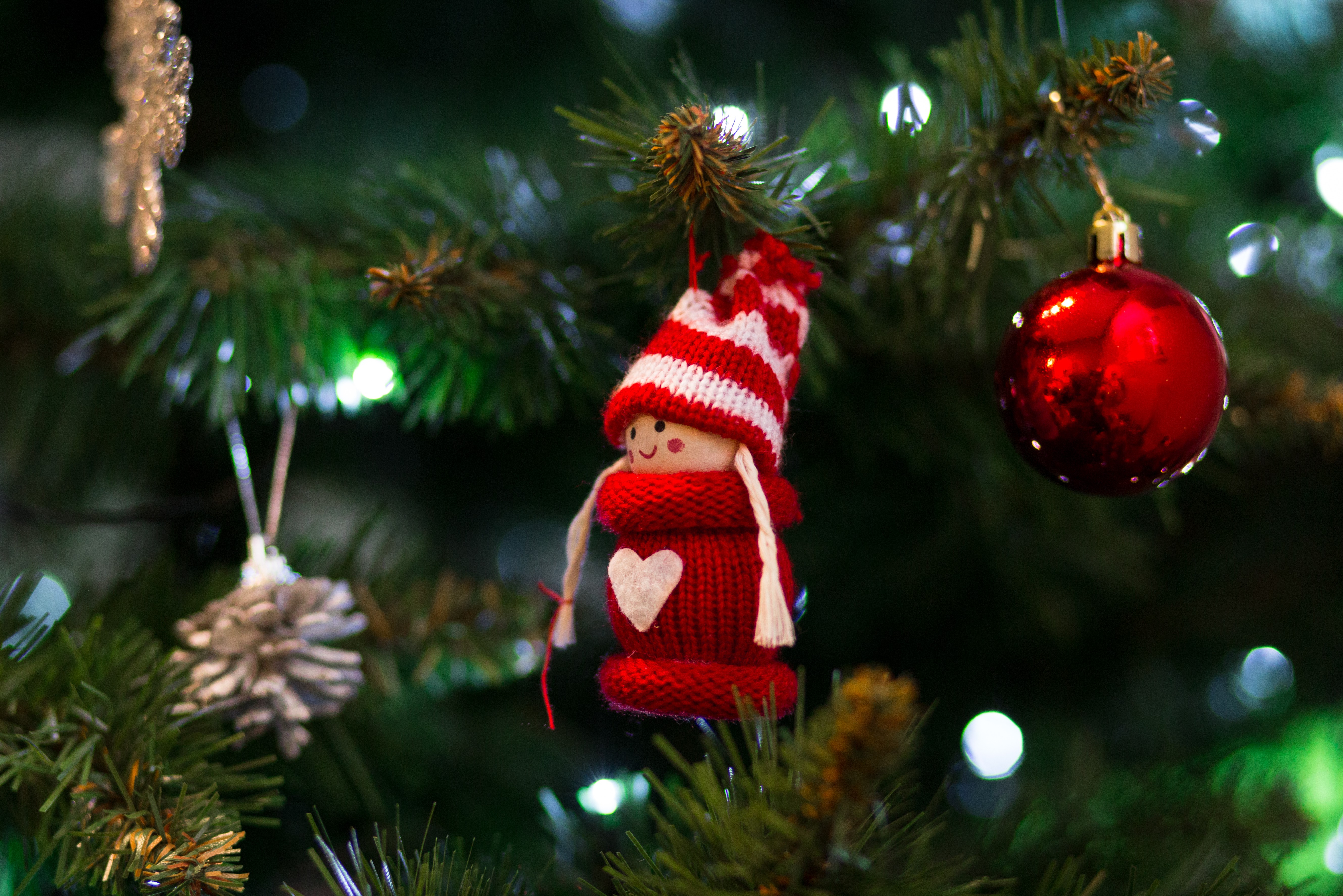 Игрушки ель новый год украшения Toys spruce new year decoration бесплатно