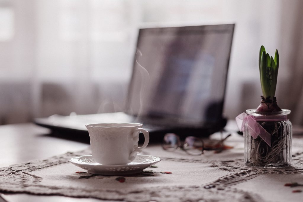 cup_of_coffee_flower_and_laptop-1024x683.jpg