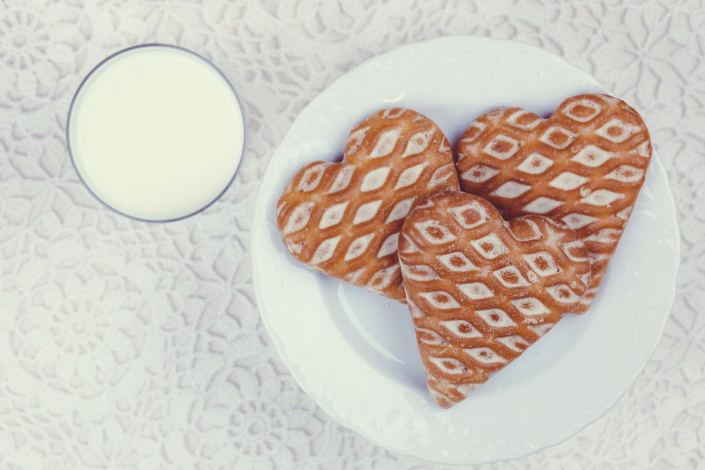 Gingerbread cookies and milk - free stock photo