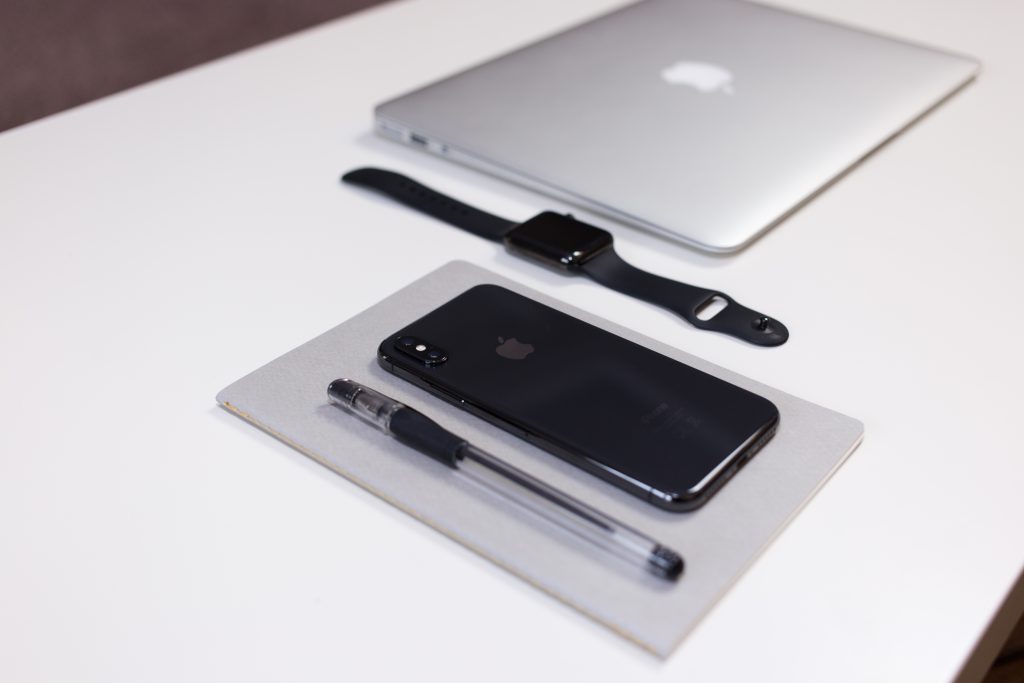 iphone_x_iwatch_and_macbook-1024x683.jpg