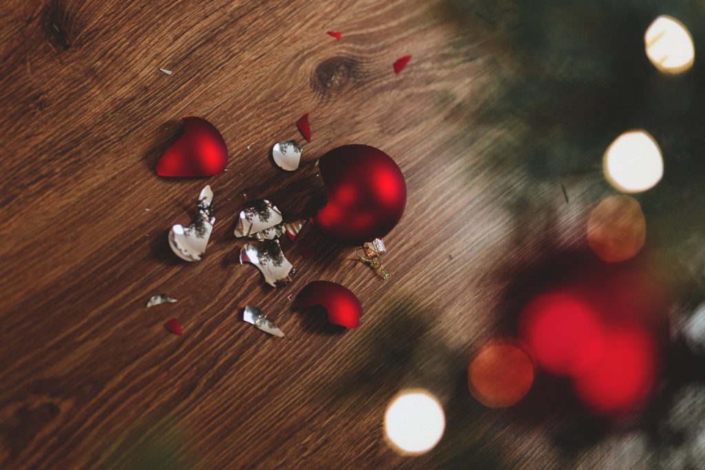 Broken red bauble - free stock photo