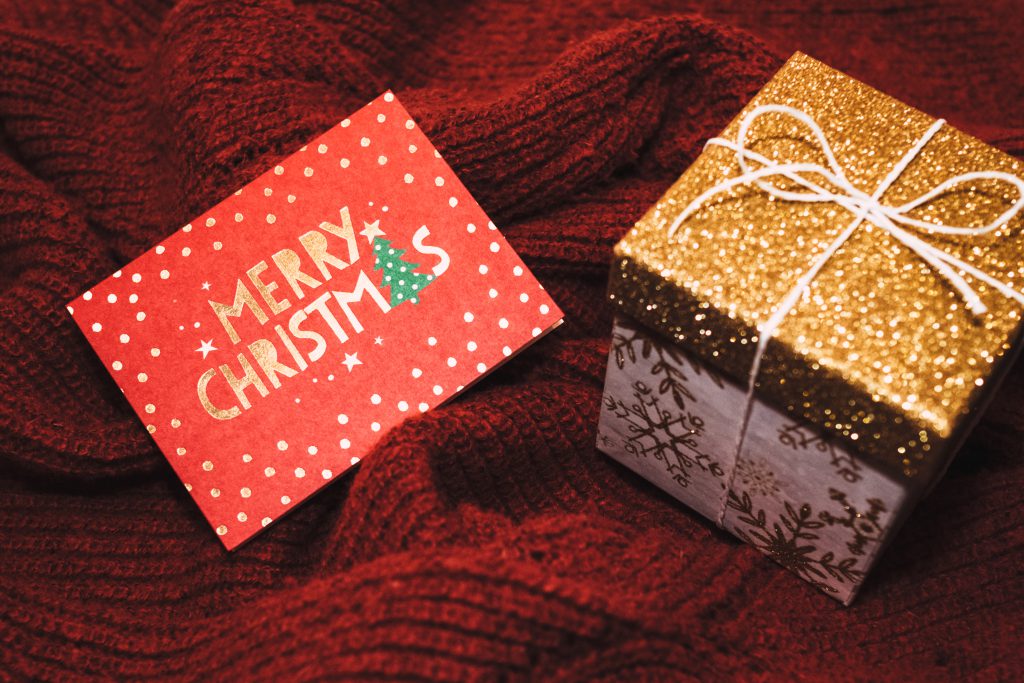 christmas_card_and_gift_box-1024x683.jpg