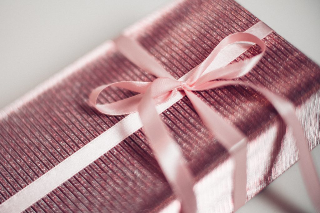 Pink Christmas gift blurred - free stock photo