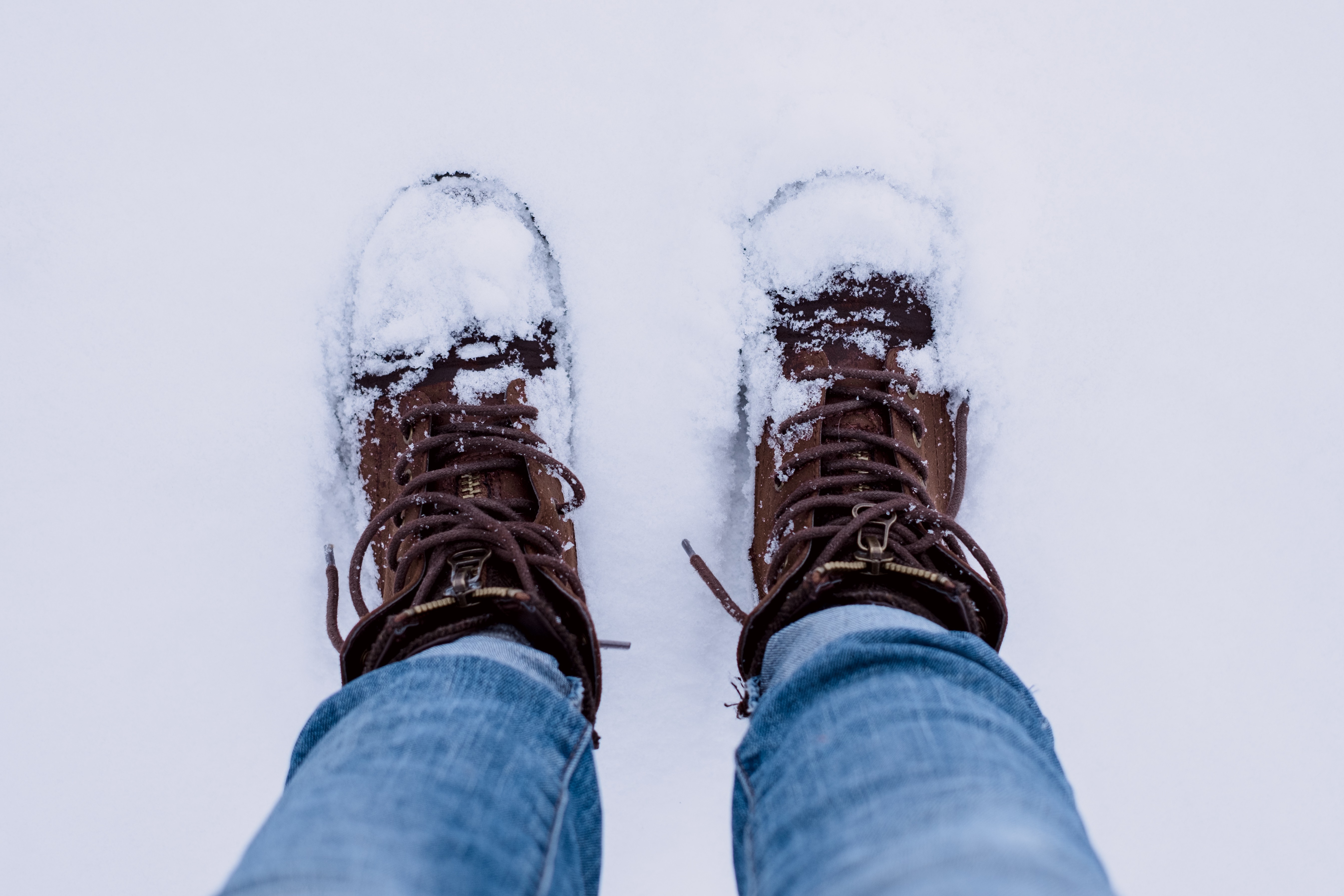 can-you-wear-leather-boots-in-the-snow-chic-pedi