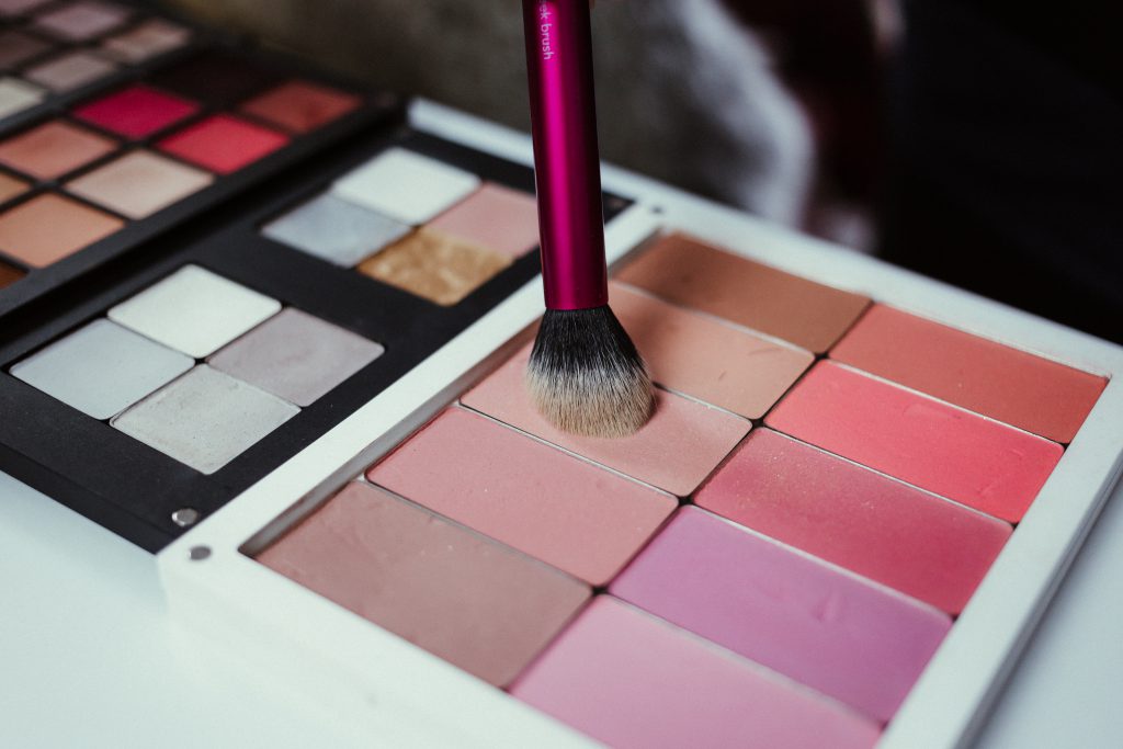 Blush palette and a brush - free stock photo