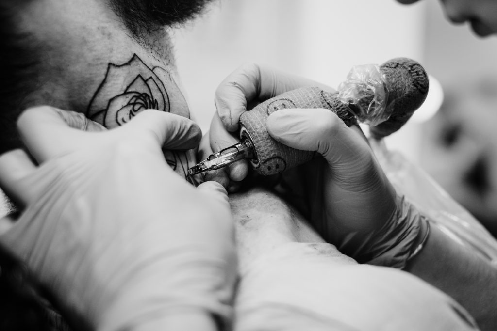 tattoo_artist_at_work_closeup-1024x683.jpg