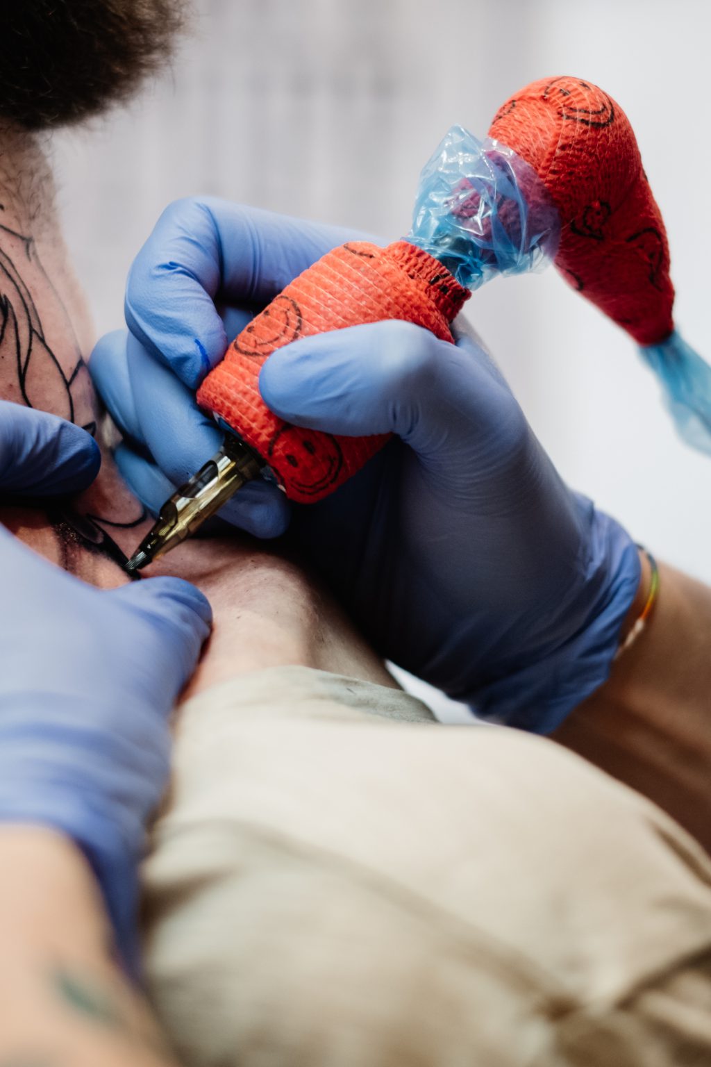 Tattoo Artist Offers Free Tattoos For Moms With C-Section Scars | HuffPost  Life