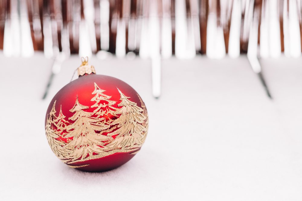 Red and gold christmas bauble 2 - free stock photo