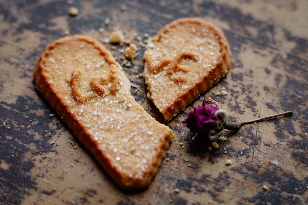 Broken heart-shaped cookie 2 - free stock photo