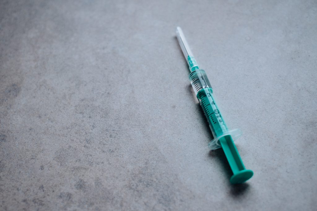 disposable_syringe_with_medication_3-102