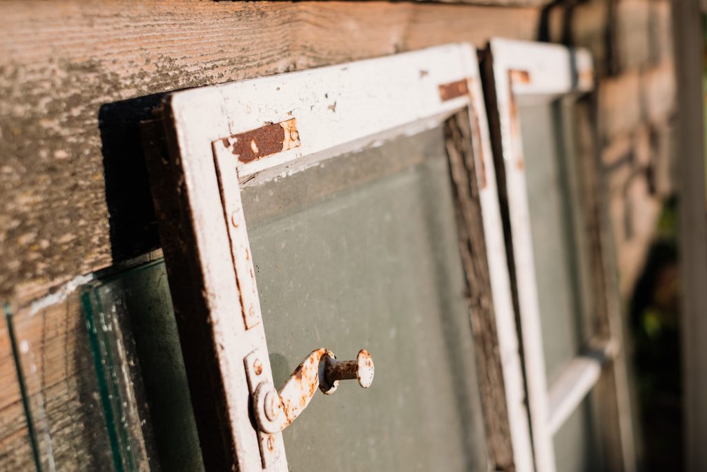 Distressed vintage window frames - free stock photo