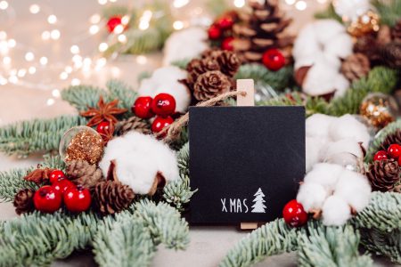 Christmas spruce decoration with a blackboard clamp - free stock photo