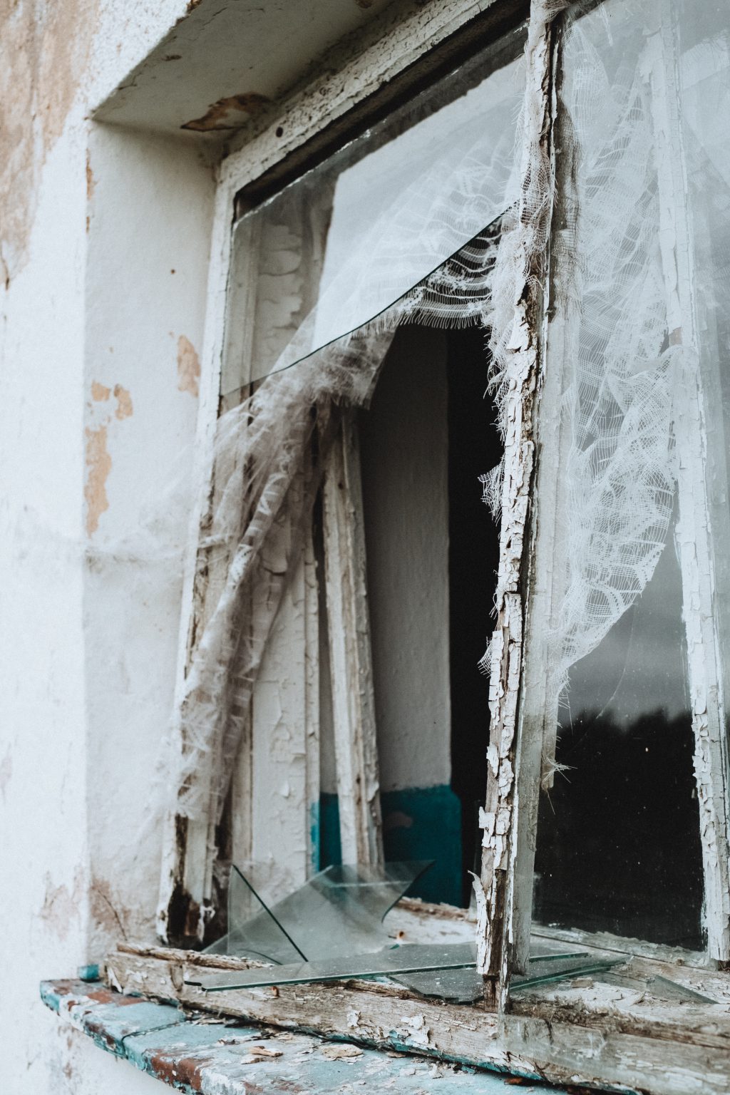 Abandoned ruined building window - free stock photo