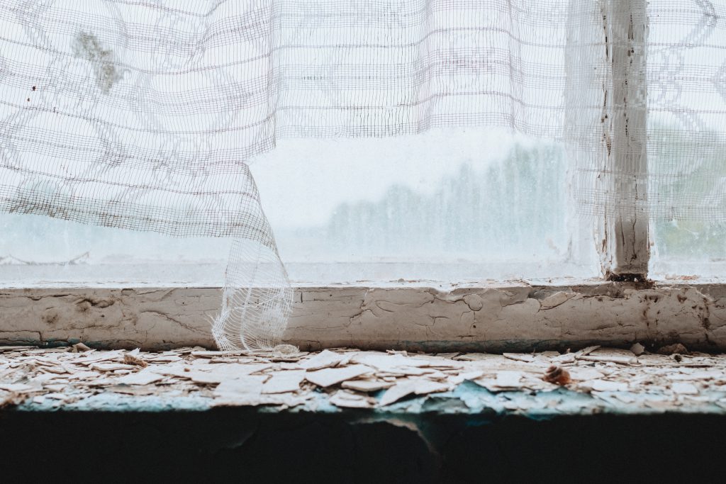 abandoned_ruined_building_window_sill_2-1024x683.jpg