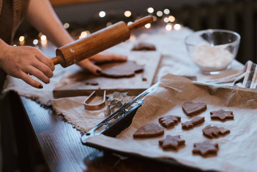 rolling_out_gingerbread_dough_3-1024x683