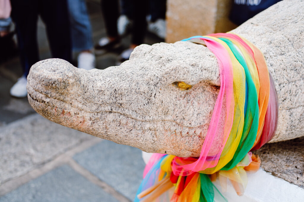 Stone crocodile statue at the Buddhist tample in Bangkok - free stock photo